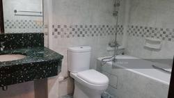 ue-square photo thumbnail #7
